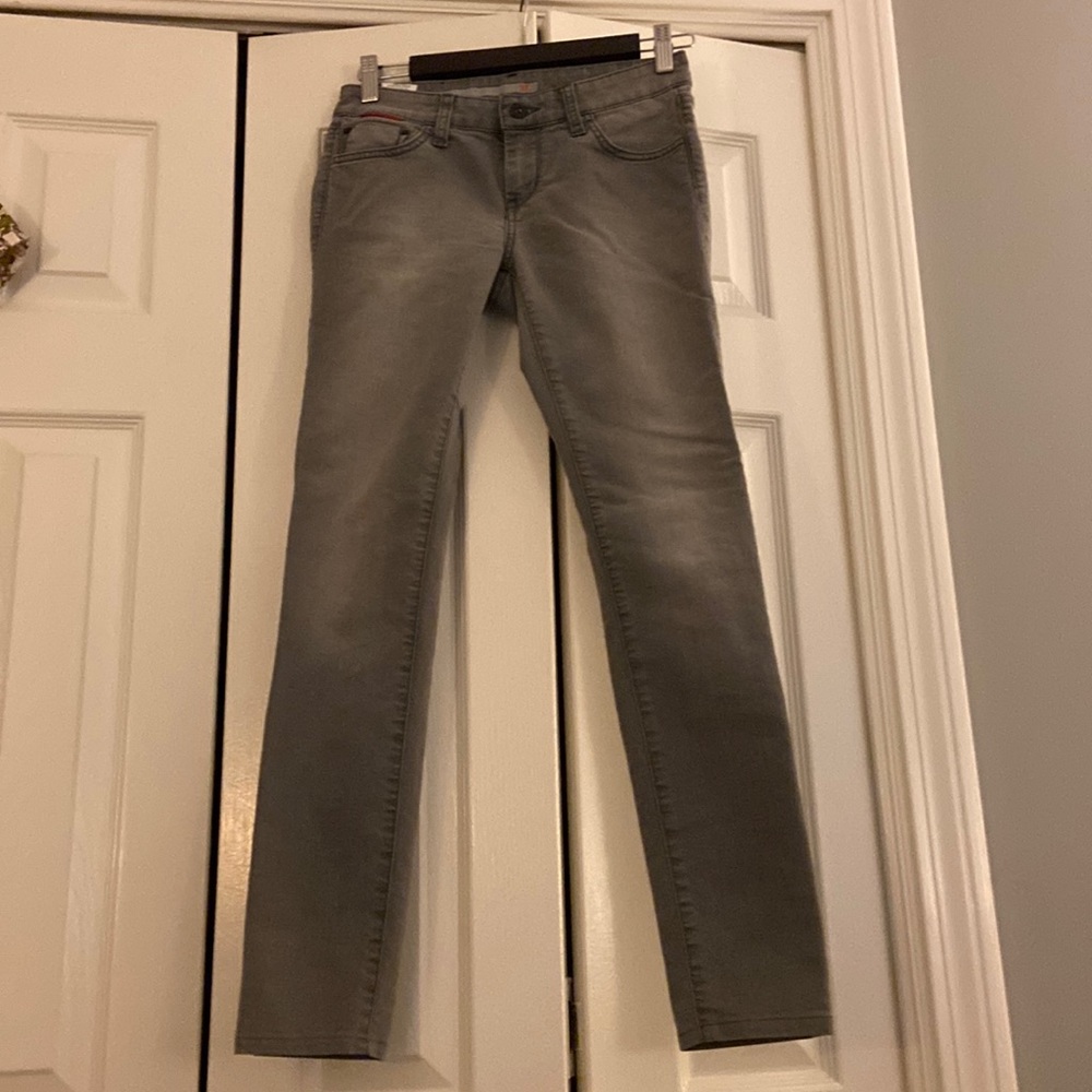 Grey wash straight leg iT! Jeans. Size 25. 27.5” inseam.